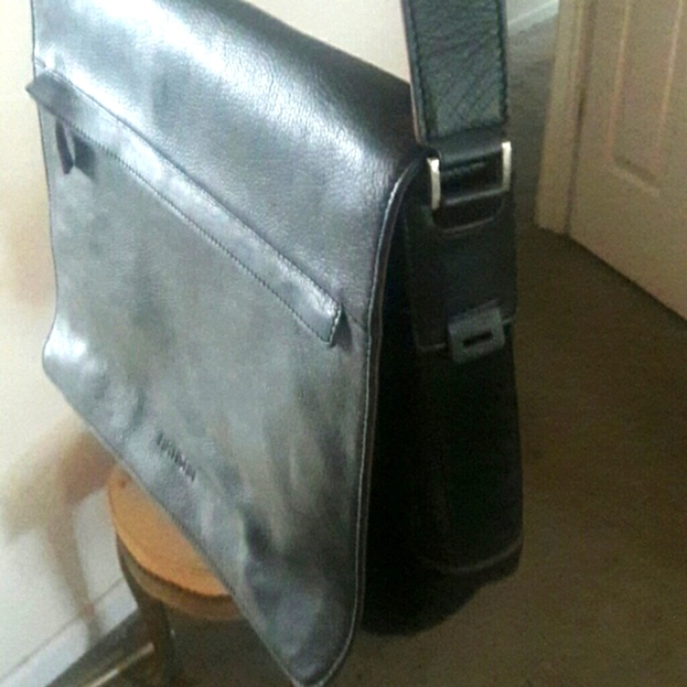 ARTISAN Genuine Leather Black Messenger Bag, 12" x 4" x 17"